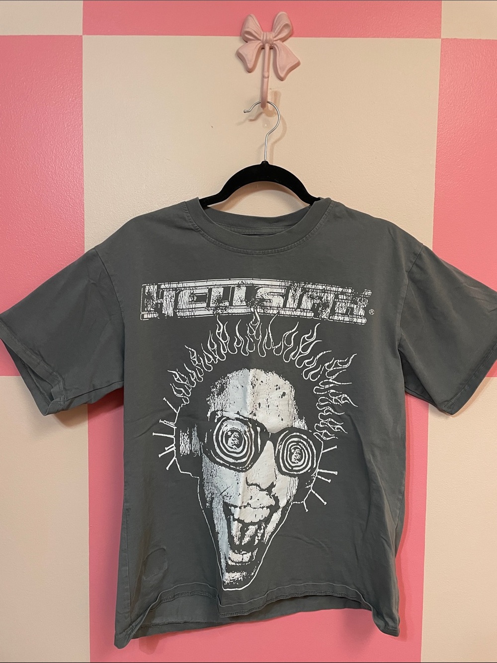 Hellstar Distressed Gray Graphic Tee with Screaming Face Print